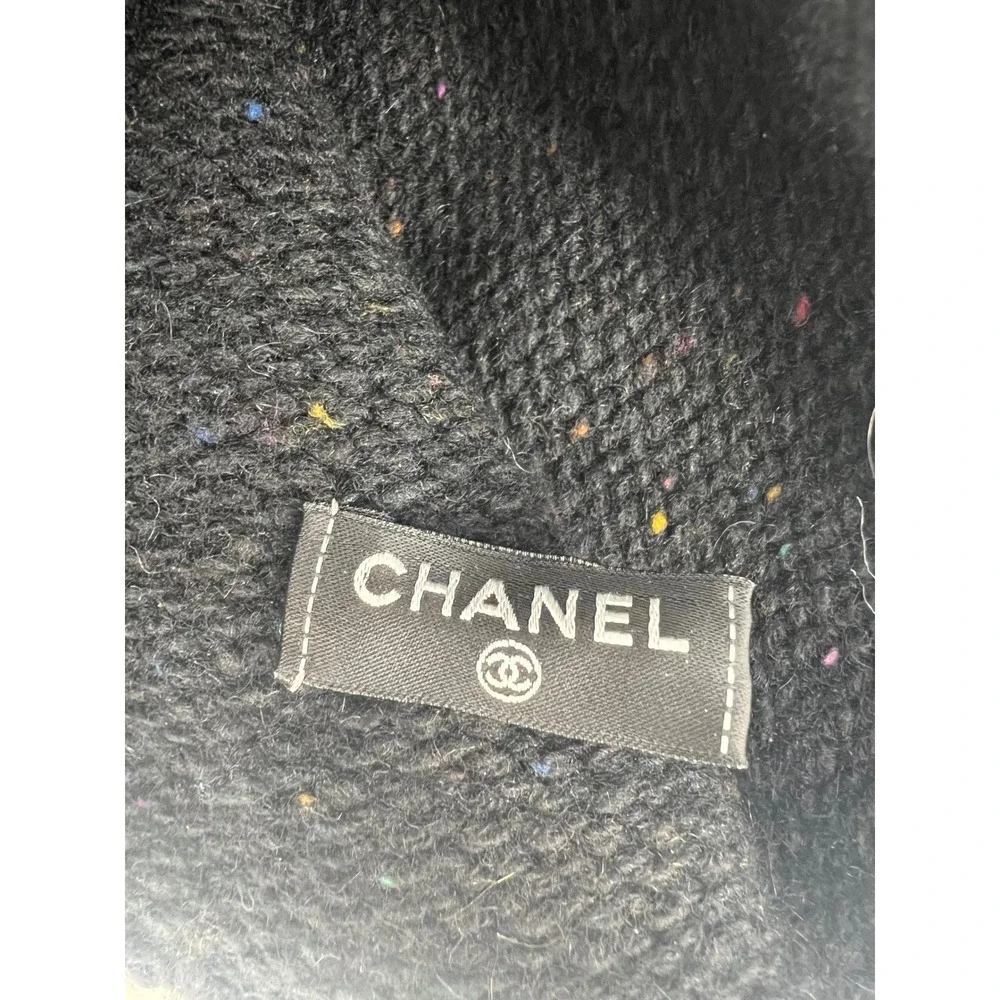 Chanel 2022 Cashmere Silk CC Logo Black Ecru Speckled Beanie Hat